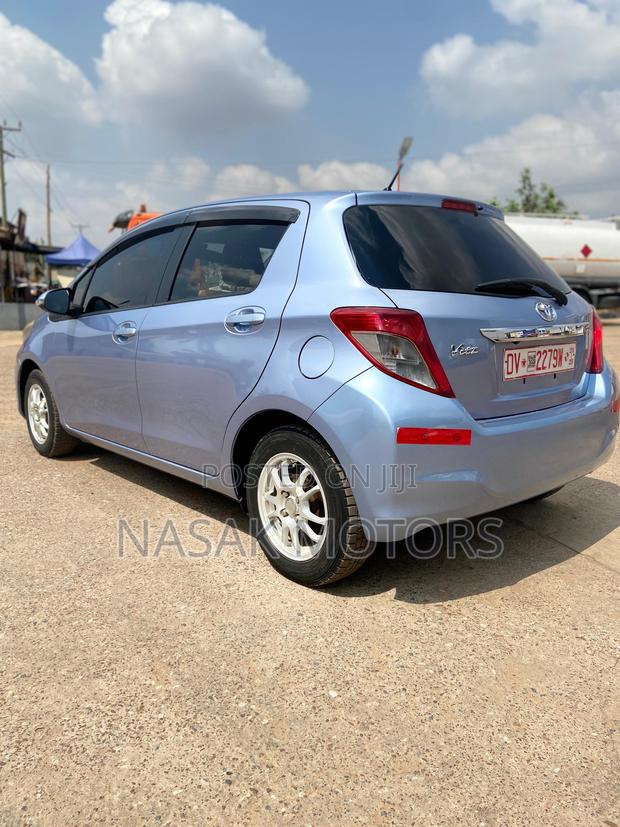 Toyota Vitz 2012 Blue photo 7