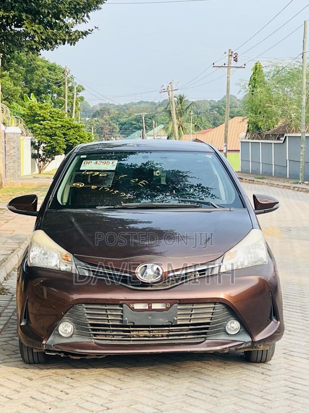 Toyota Vitz 1.5 FWD 5dr 2014 Brown