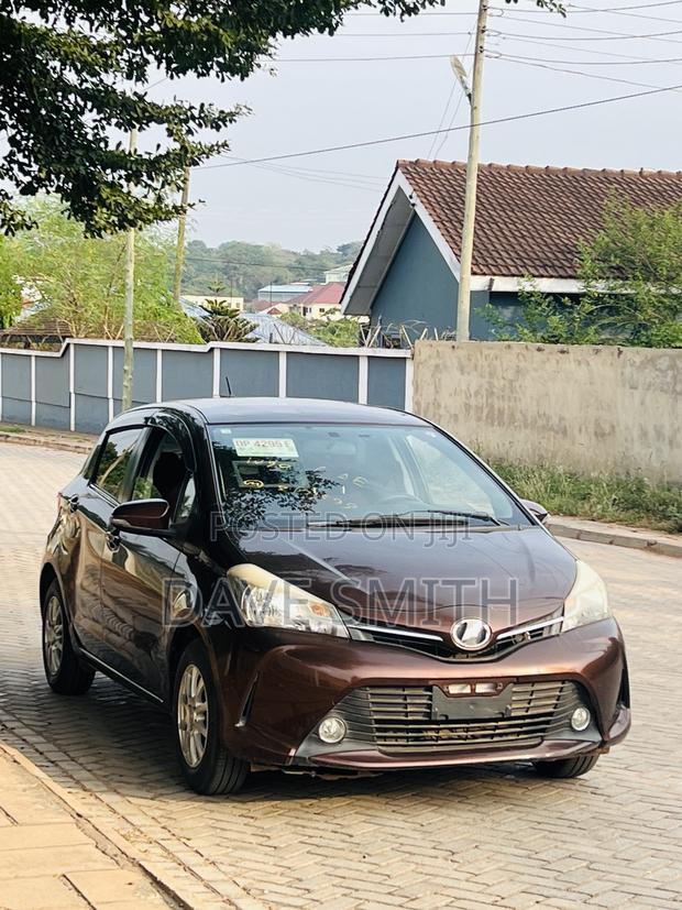 Toyota Vitz 1.5 FWD 5dr 2014 Brown