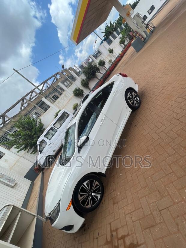 Honda Civic 2017 White