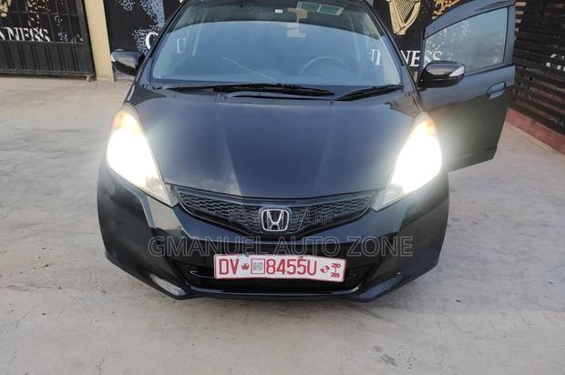 Honda Fit 2011 Black photo 4