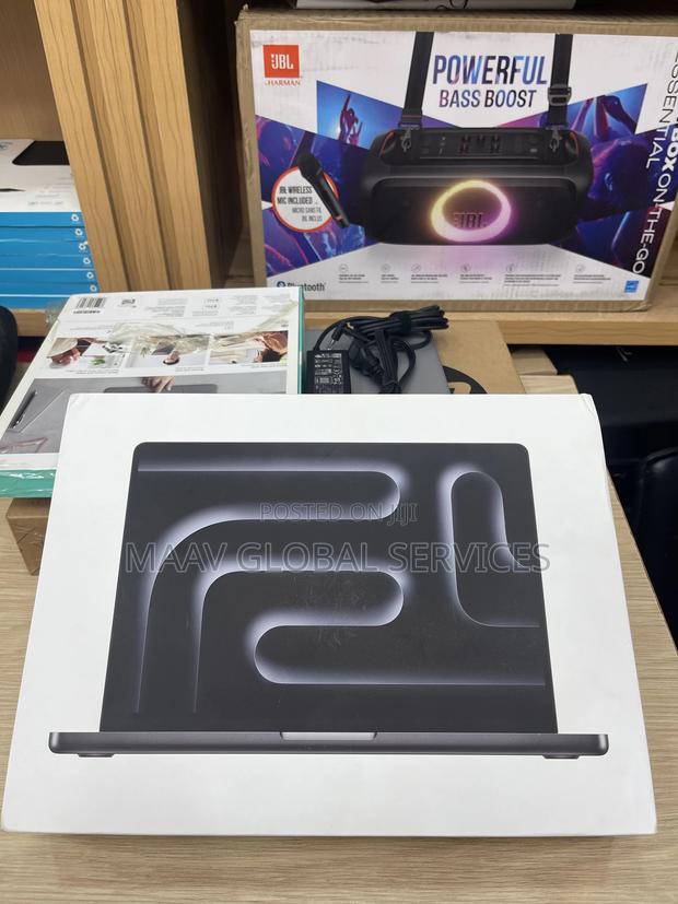 New Laptop Apple MacBook Pro 2024 M4 14-Inch 16GB Apple M4 SSD 512GB