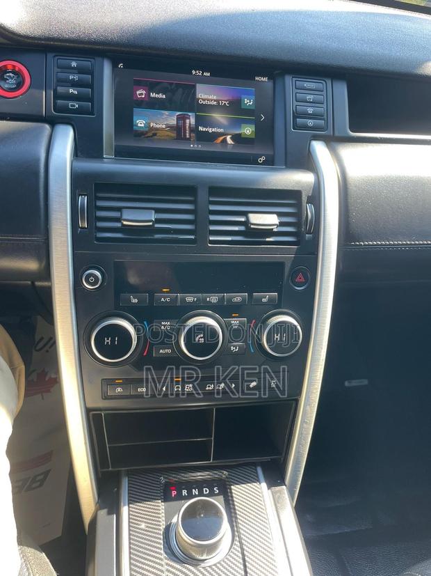 Land Rover Discovery HSE Luxury 4x4 2017 White