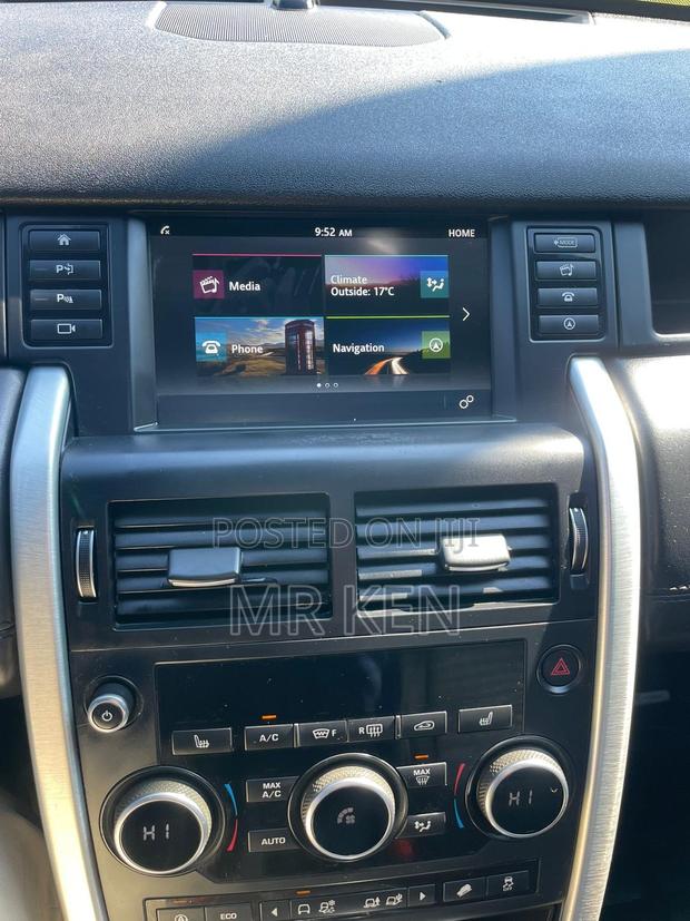 Land Rover Discovery HSE Luxury 4x4 2017 White