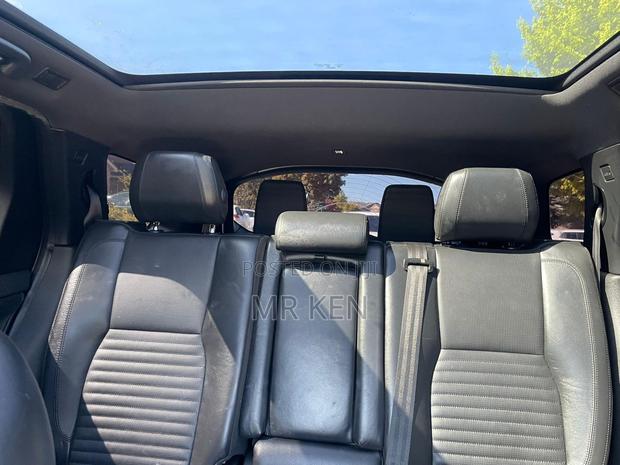 Land Rover Discovery HSE Luxury 4x4 2017 White