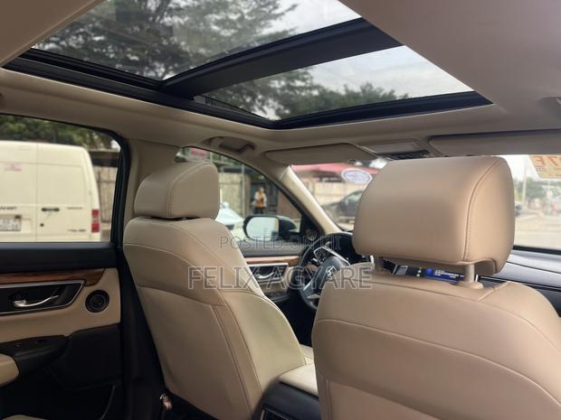 Honda CR-V Touring 4dr SUV AWD (1.5L 4cyl CVT) 2017 Black