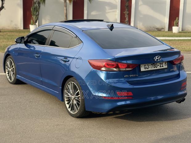 Hyundai Elantra Sport Sedan FWD (1.6L 4cyl 6M) 2017 Blue