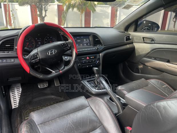 Hyundai Elantra Sport Sedan FWD (1.6L 4cyl 6M) 2017 Blue