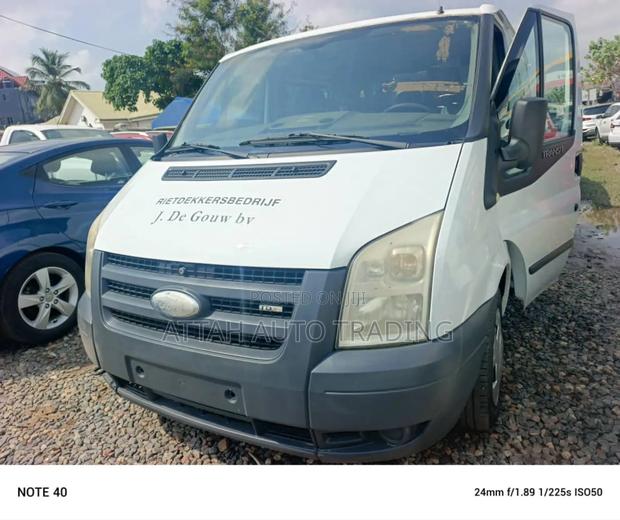 Ford Transit 2000 White photo 4