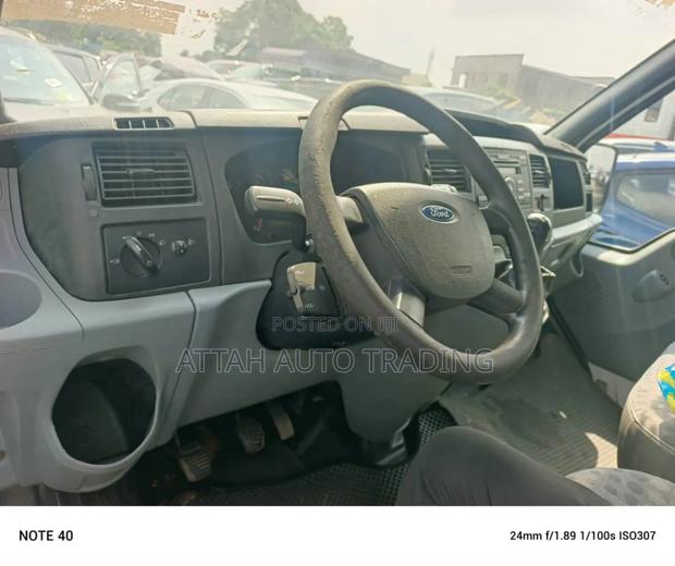 Ford Transit 2000 White photo 6