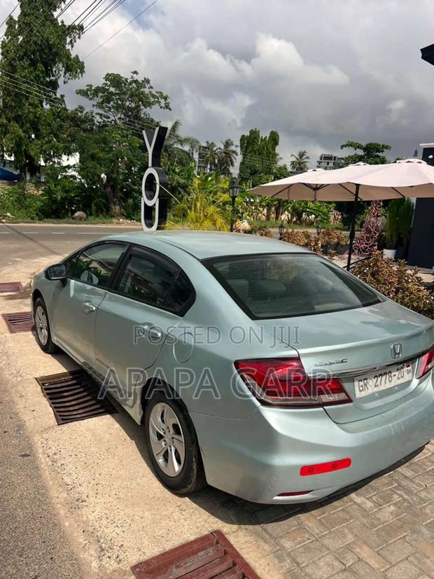Honda Civic 2015 Silver photo 4