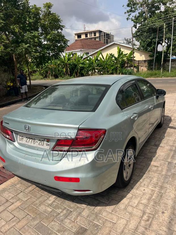 Honda Civic 2015 Silver photo 5