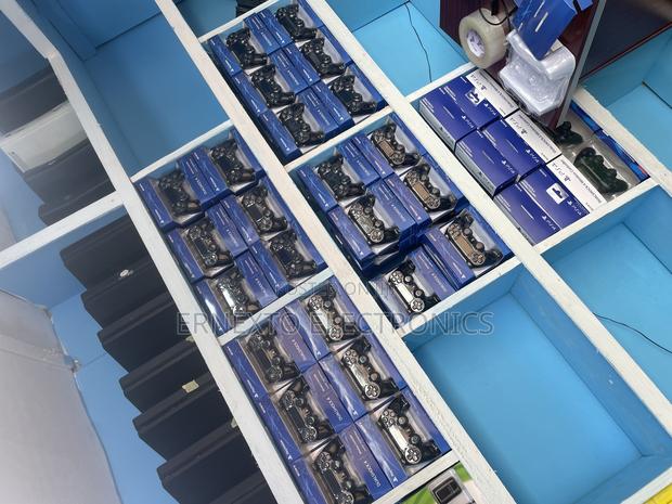 Ps4 Original Controllers photo 2