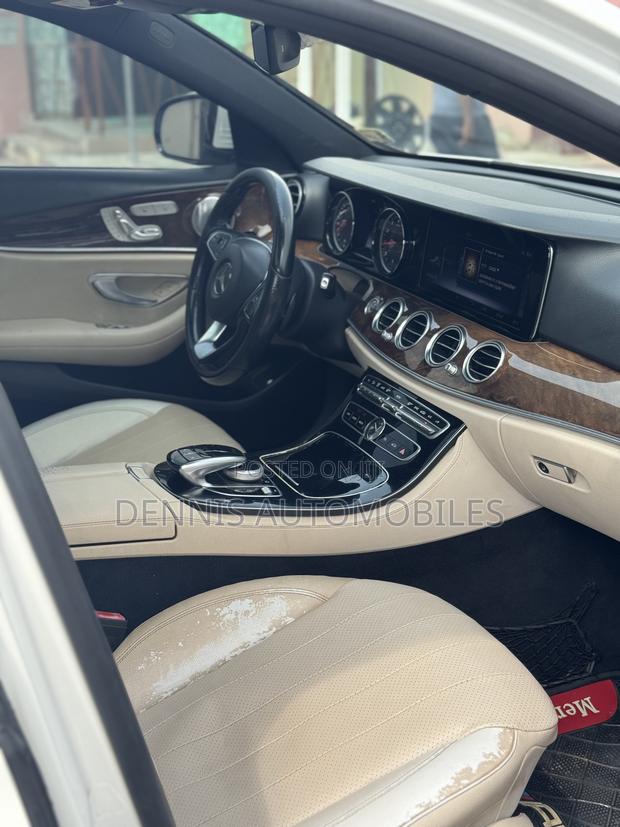Mercedes-Benz C300 Base C300 AWD 4MATIC Sedan 2019 White photo 5