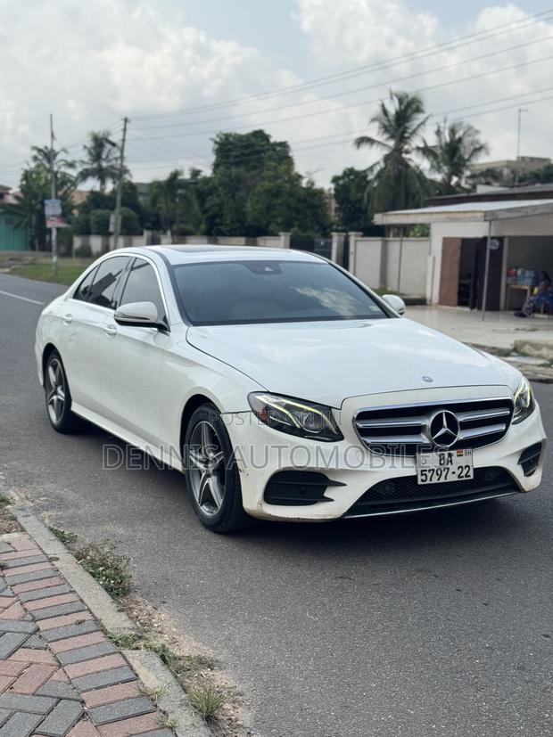 Mercedes-Benz C300 Base C300 AWD 4MATIC Sedan 2019 White photo 3