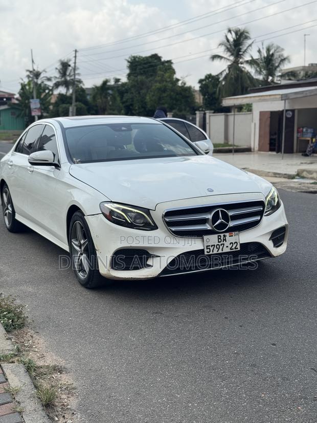 Mercedes-Benz C300 Base C300 AWD 4MATIC Sedan 2019 White photo 2