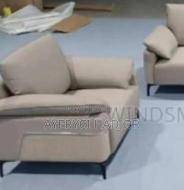 A Classic Foreign Single Sofa