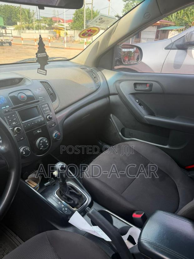 Kia Forte EX Sedan 2013 Red photo 6