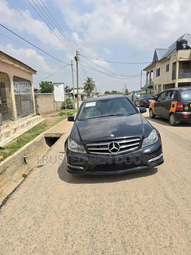 Mercedes-Benz C250 2014 Black