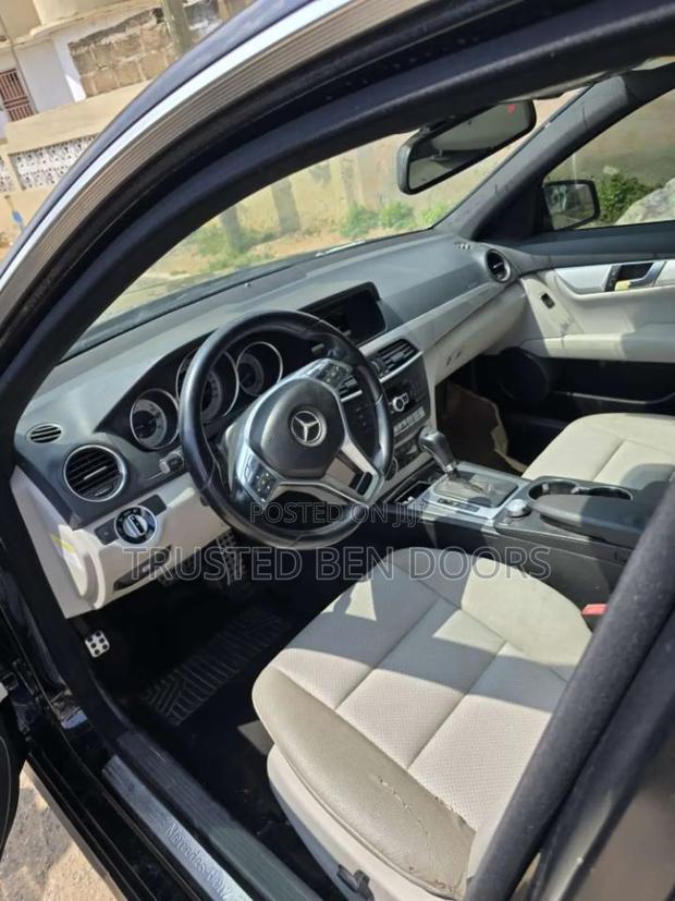 Mercedes-Benz C250 2014 Black photo 8