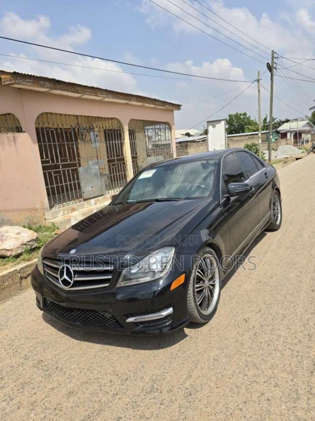 Mercedes-Benz C250 2014 Black photo 9