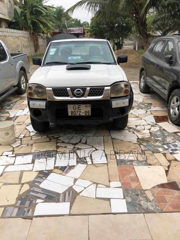 Nissan Hardbody 2008 White