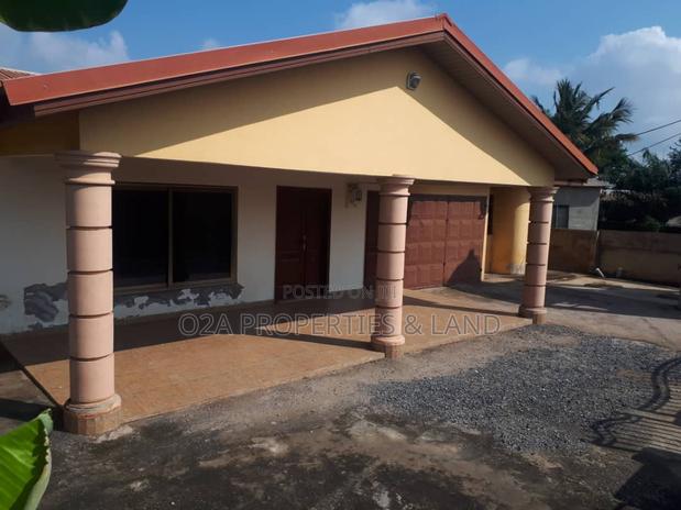 5bdrm House in Adenta Housing Down for sale