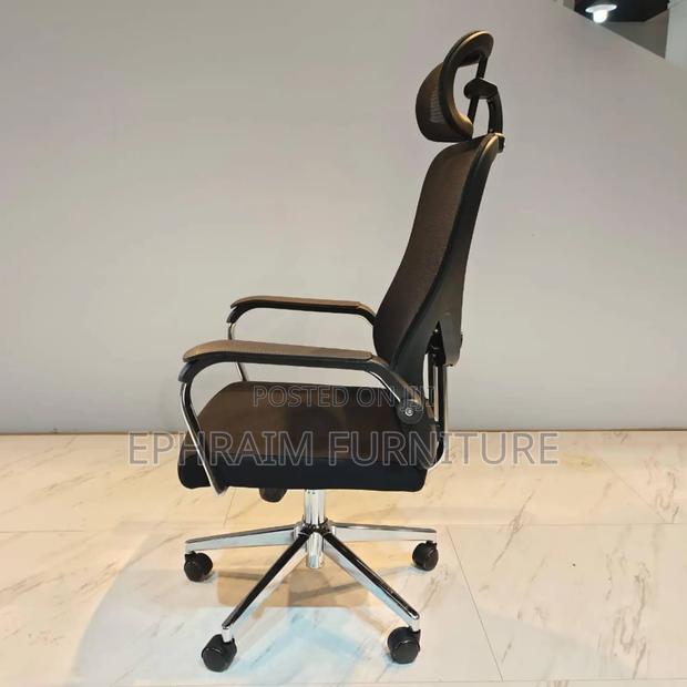 Swevil Chair With Mesh