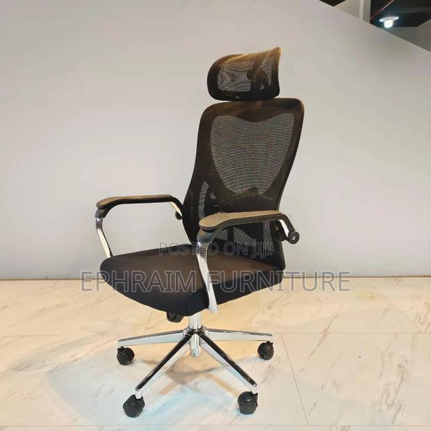 Swevil Chair With Mesh photo 2