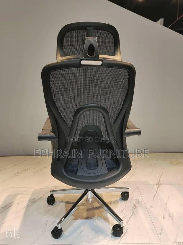 Swevil Chair With Mesh photo 3
