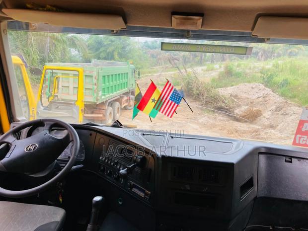 Hong Van Iveco photo 6