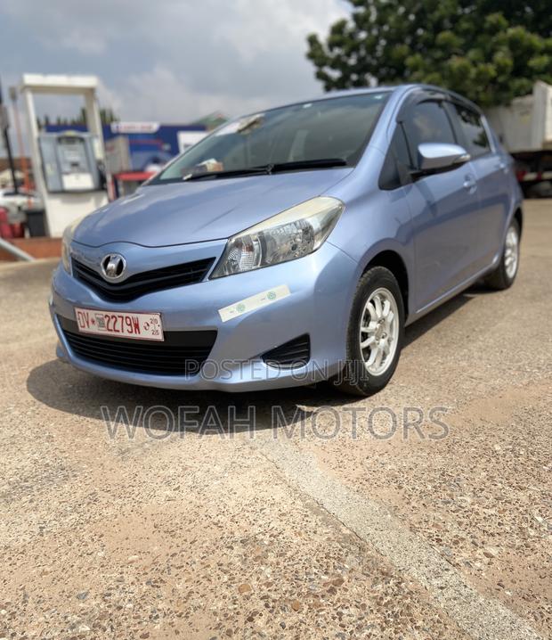 Toyota Vitz 2013 Blue
