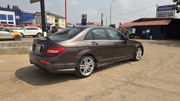 Mercedes-Benz C250 2014 Brown photo 7
