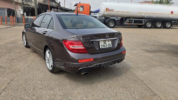 Mercedes-Benz C250 2014 Brown photo 8