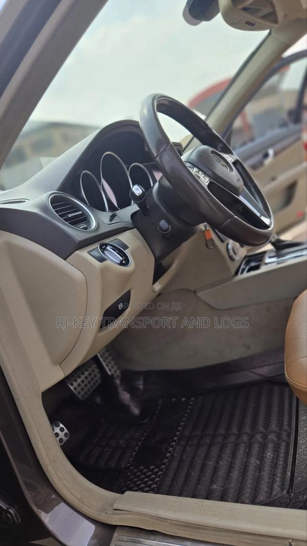 Mercedes-Benz C250 2014 Brown photo 10