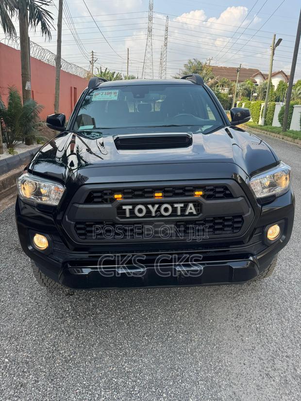 Toyota Tacoma 2023 Black