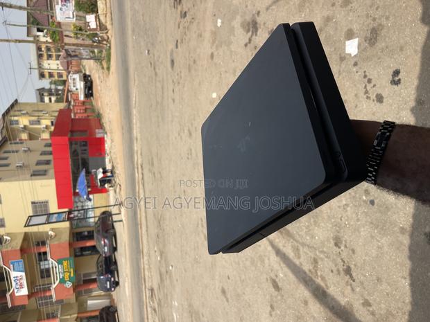 Playstation 4 Slim photo 5