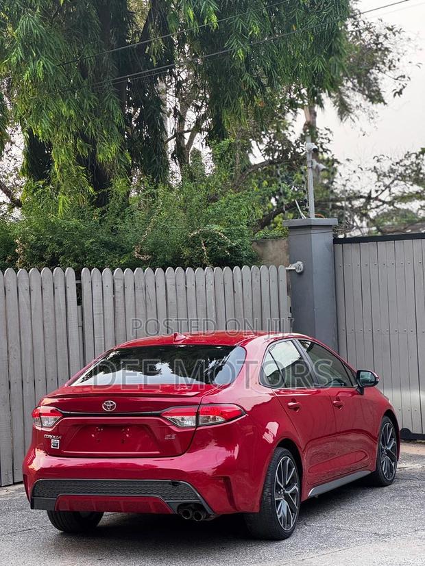 Toyota Corolla SE 2021 Red