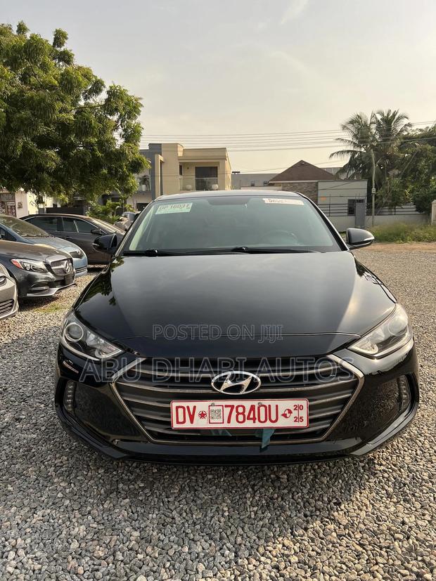 Hyundai Elantra Limited Sedan FWD (2.0L 4cyl 6A) 2017 Black