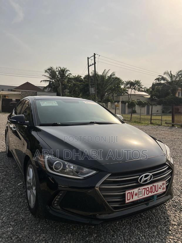 Hyundai Elantra Limited Sedan FWD (2.0L 4cyl 6A) 2017 Black photo 2