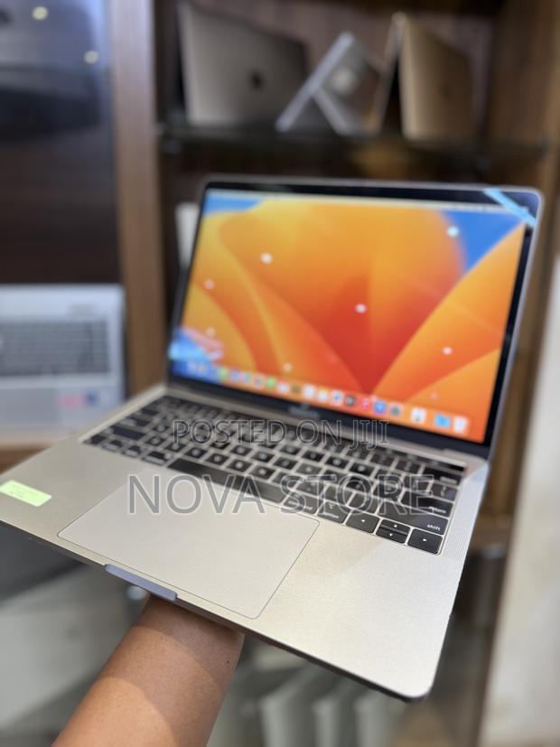 Laptop Apple MacBook Pro 2019 8GB Intel Core I5 SSD 512GB photo 2