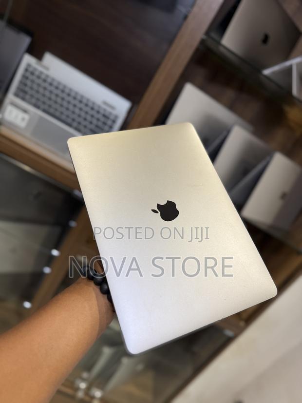 Laptop Apple MacBook Pro 2019 8GB Intel Core I5 SSD 512GB photo 3