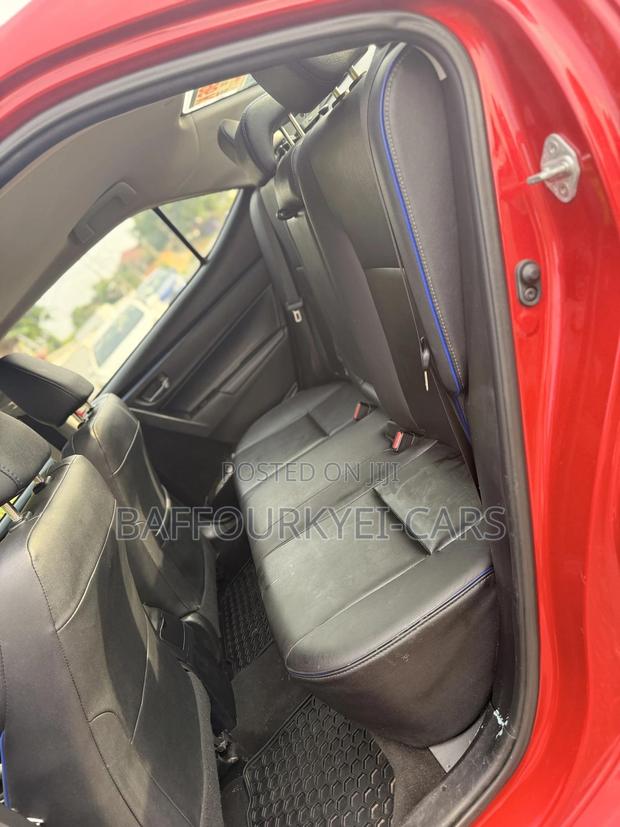 Toyota Corolla XSE 4dr Sedan (1.8L 4cyl CVT) 2017 Red photo 4