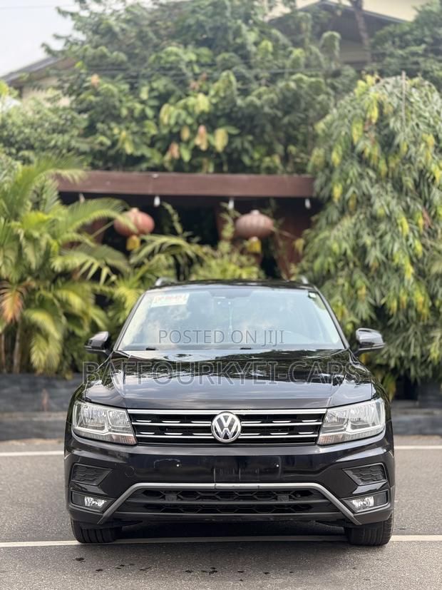 Volkswagen Tiguan 2.0T SEL AWD 4MOTION 2019 Black photo 2