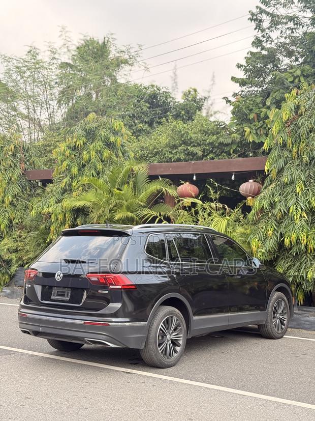 Volkswagen Tiguan 2.0T SEL AWD 4MOTION 2019 Black photo 10