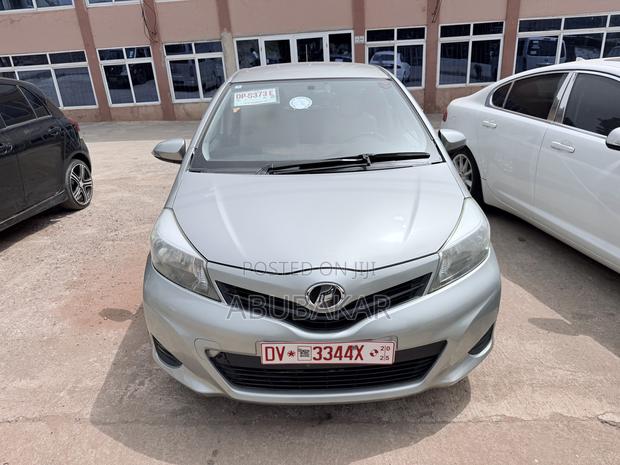 Toyota Vitz 2012 Gray