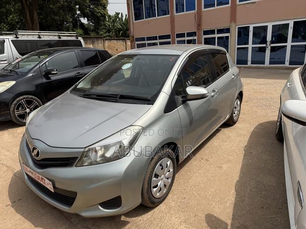 Toyota Vitz 2012 Gray