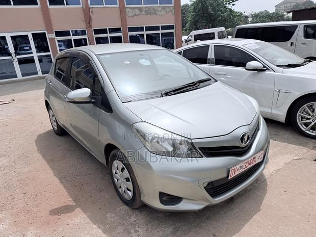 Toyota Vitz 2012 Gray