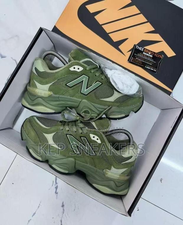 New Balance 9060 ‘Dark Olivine’ · Photo 4