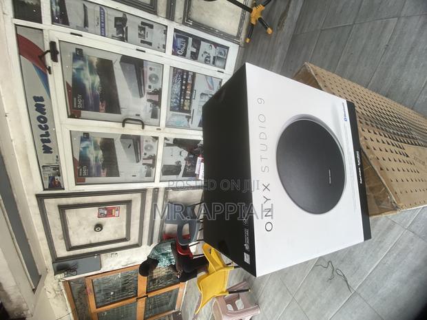 The Harman Kardon Onyx 9: Glamorous Quality for Modern Interiors
